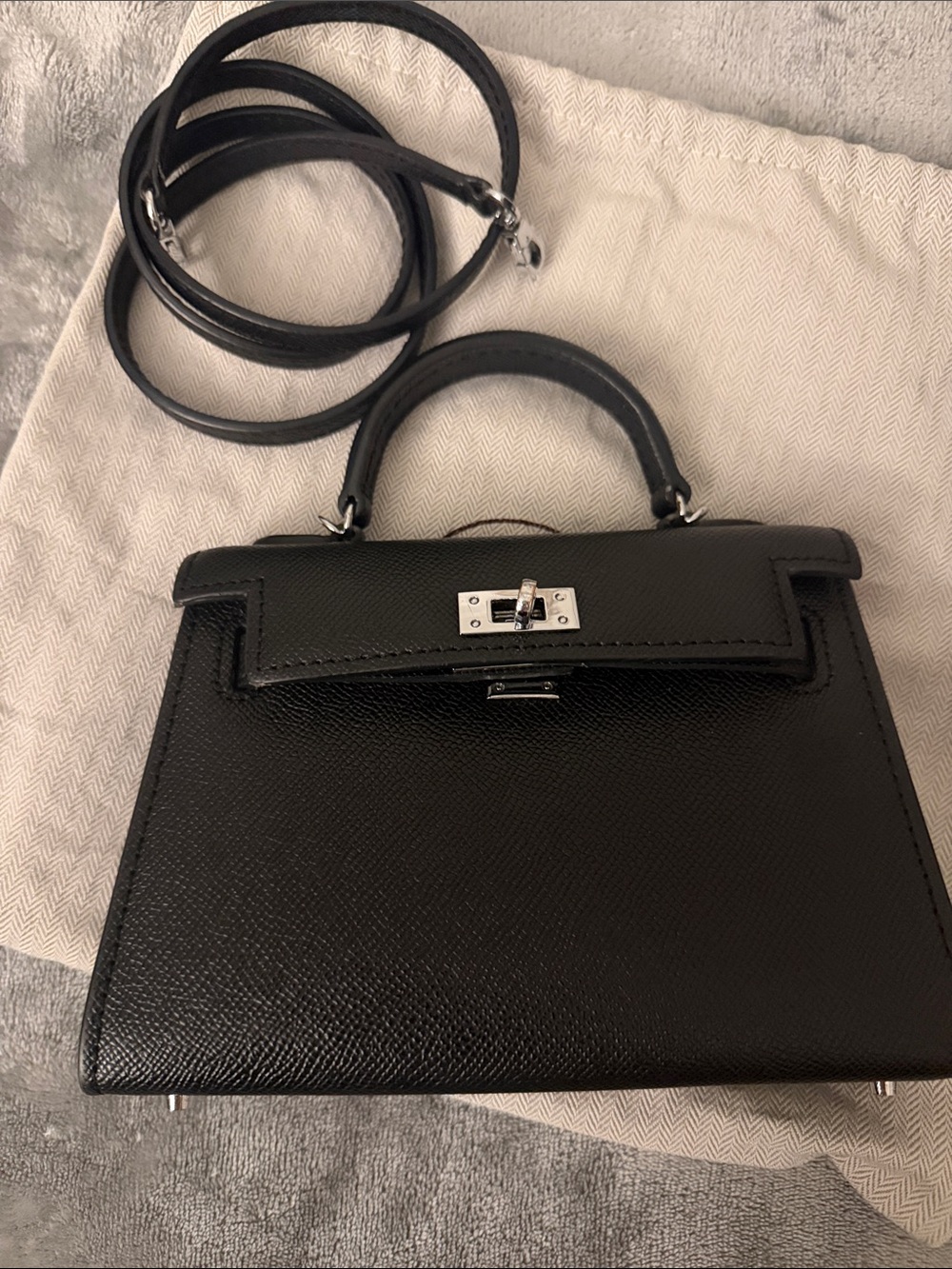 mini KY 2 black with sliver w/chain and dust bag